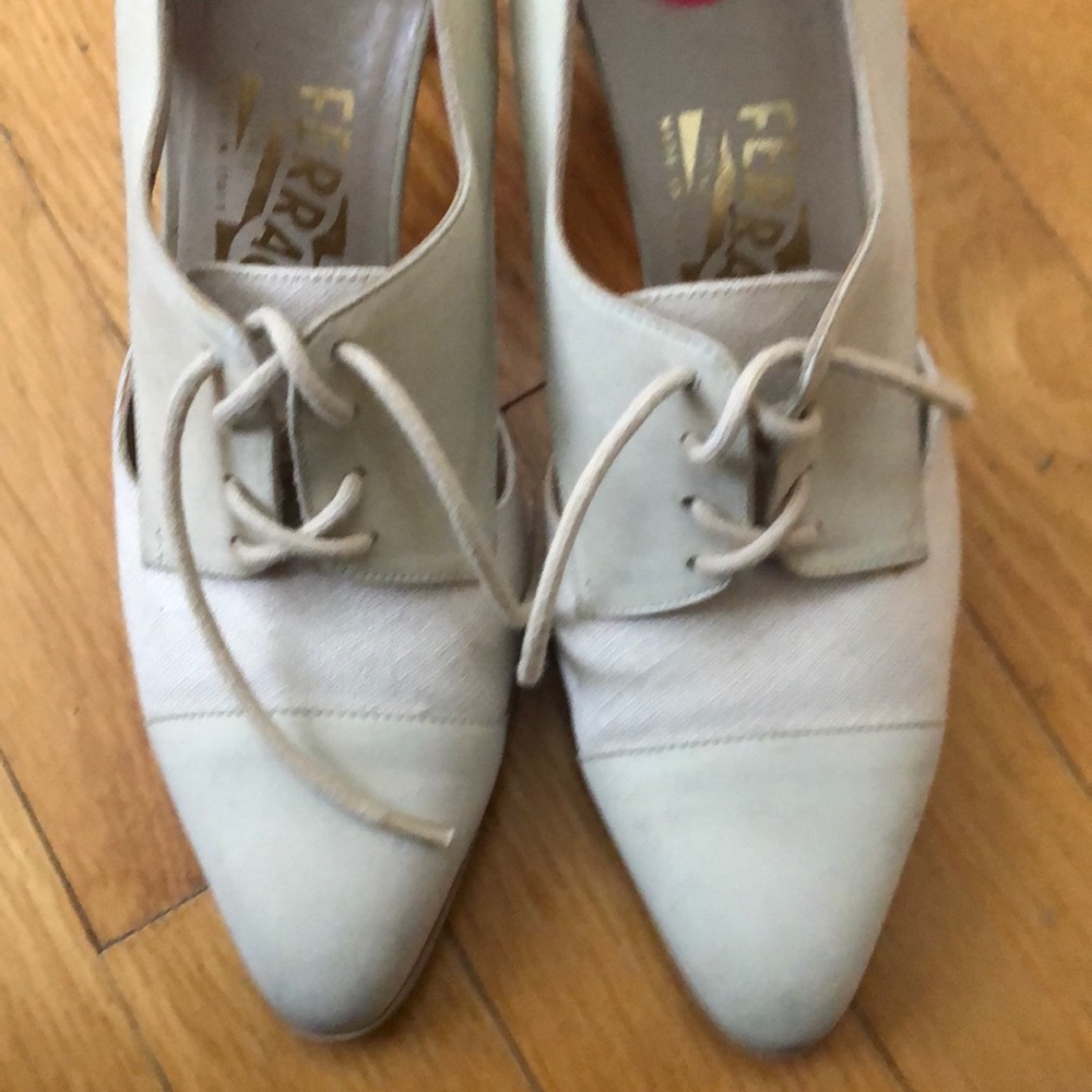 Salvatore Ferragamo heels with cut out and laces - Picture 4 of 5